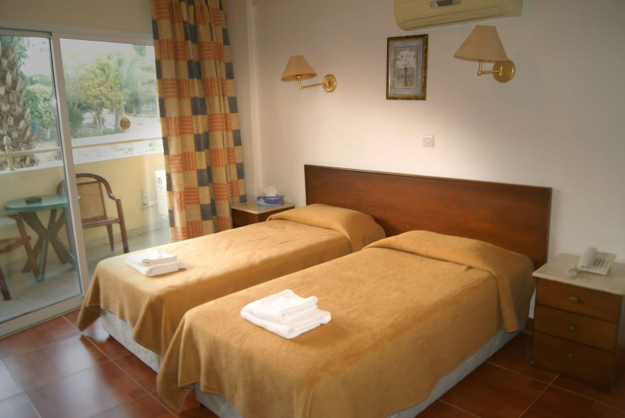 M. Moniatis Hotel Limassol Bagian luar foto
