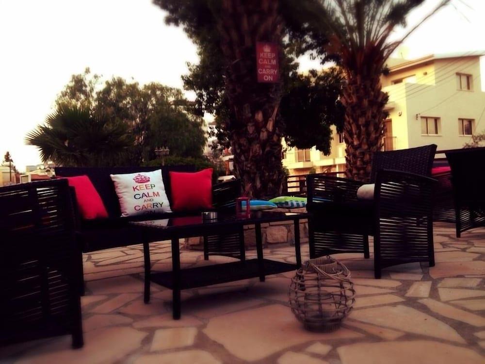 M. Moniatis Hotel Limassol Bagian luar foto