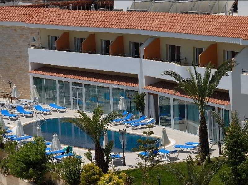 M. Moniatis Hotel Limassol Bagian luar foto
