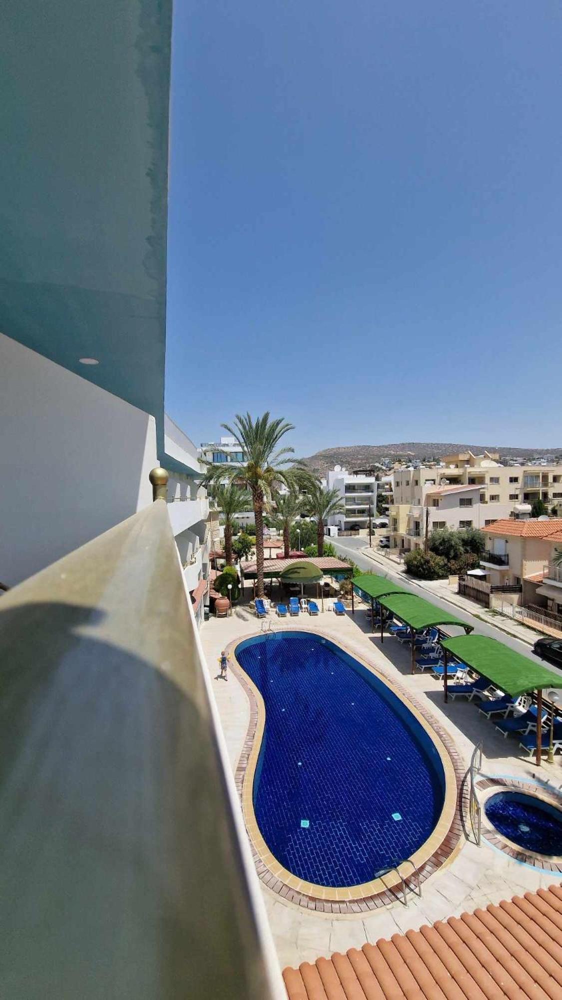M. Moniatis Hotel Limassol Bagian luar foto