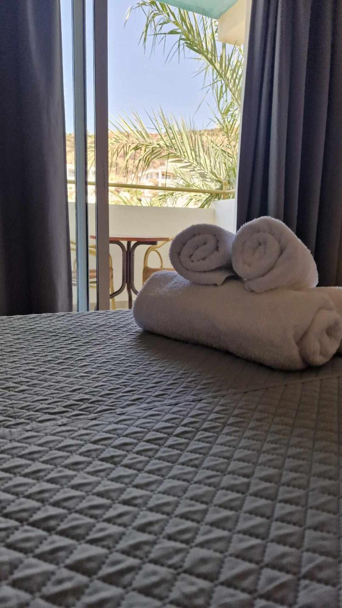 M. Moniatis Hotel Limassol Bagian luar foto