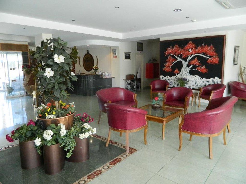 M. Moniatis Hotel Limassol Bagian luar foto
