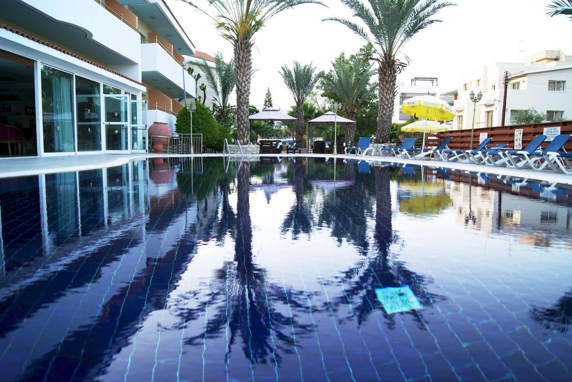 M. Moniatis Hotel Limassol Bagian luar foto