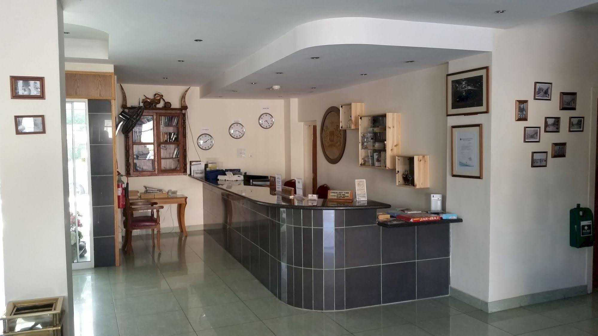 M. Moniatis Hotel Limassol Bagian luar foto