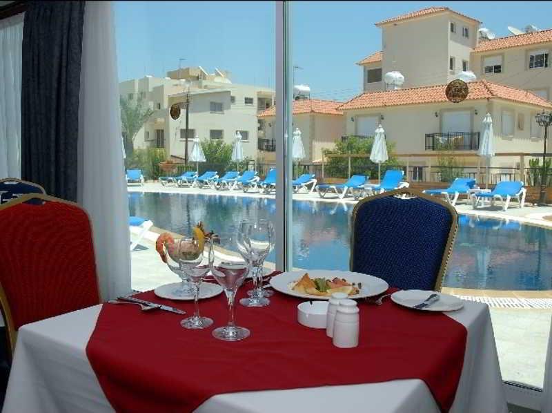 M. Moniatis Hotel Limassol Bagian luar foto