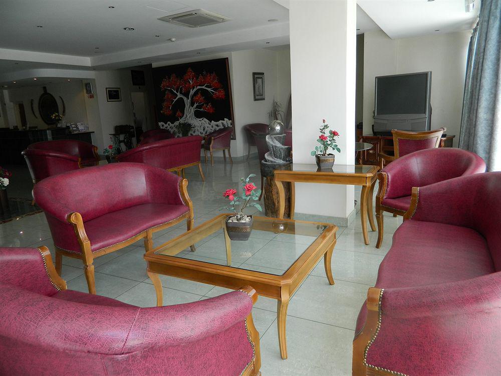 M. Moniatis Hotel Limassol Bagian luar foto