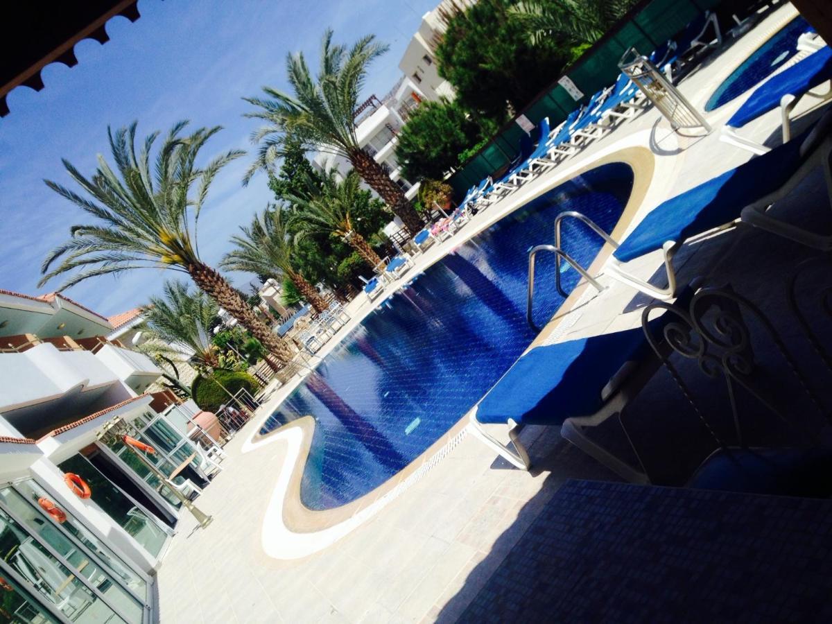 M. Moniatis Hotel Limassol Bagian luar foto