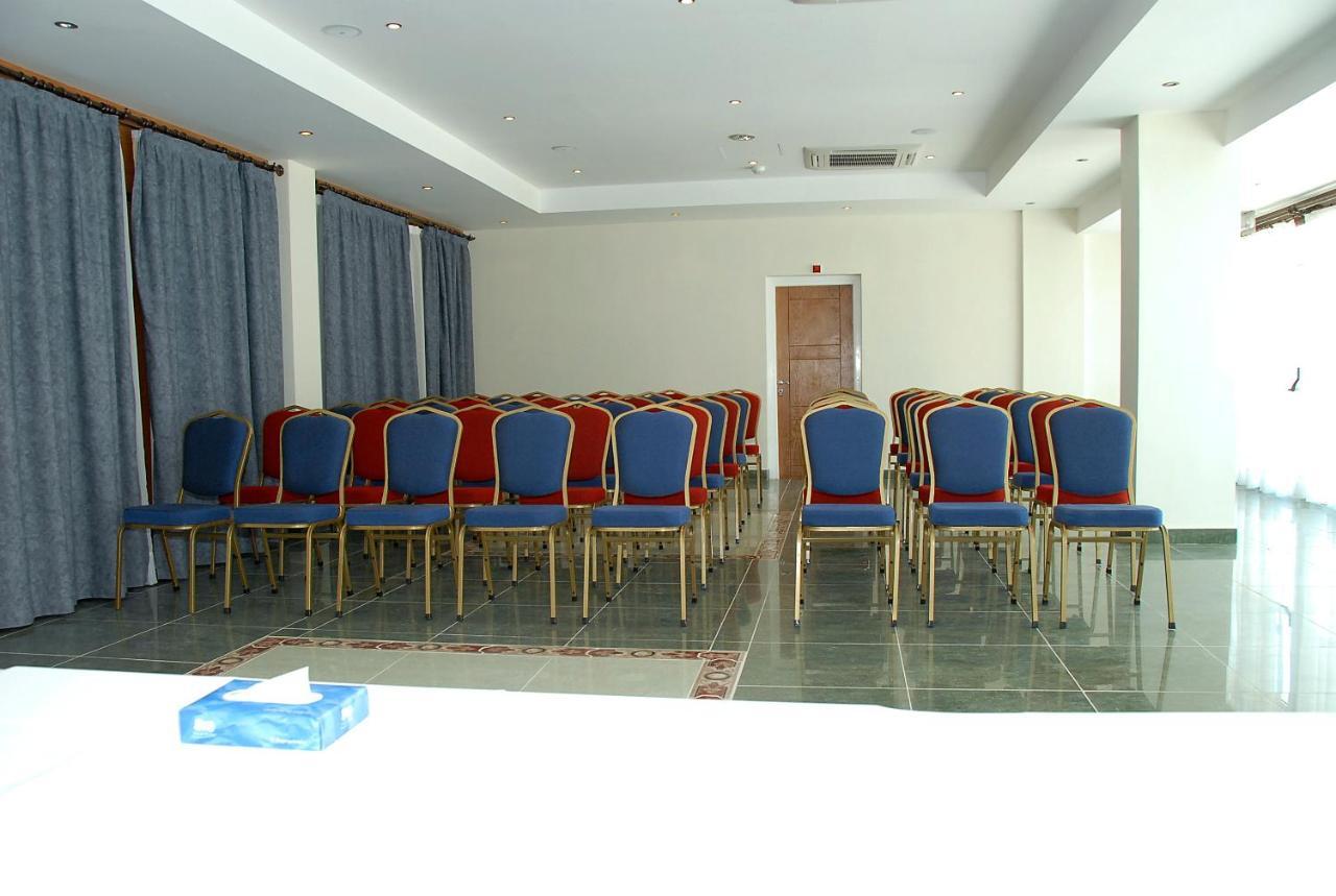 M. Moniatis Hotel Limassol Bagian luar foto