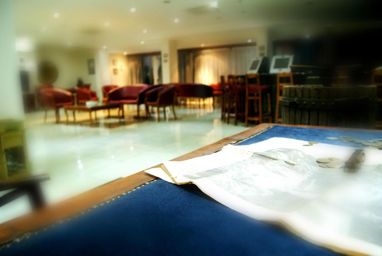 M. Moniatis Hotel Limassol Bagian luar foto